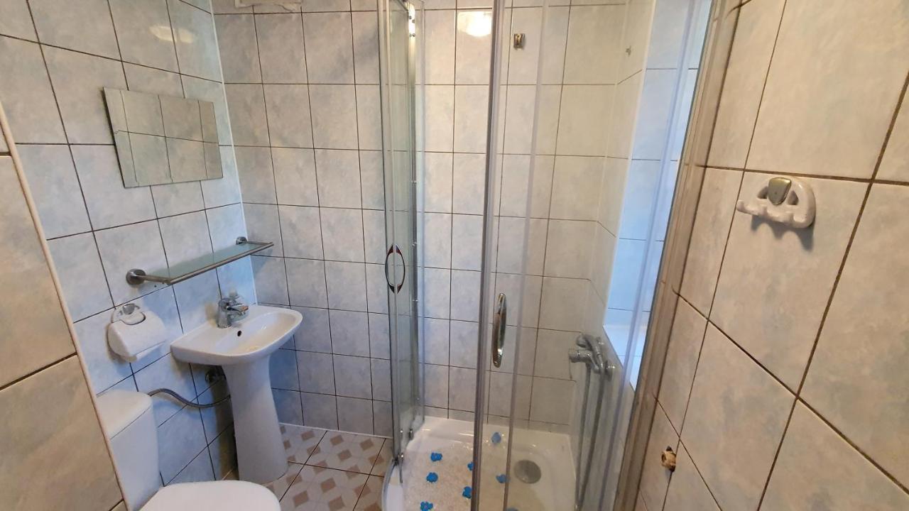 "U Izy" Pokoje Goscinne I Przyczepy Campingowe Мельно Экстерьер фото