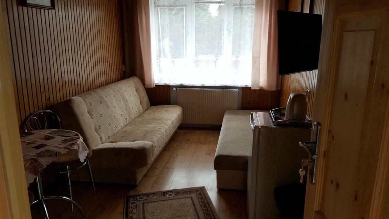 "U Izy" Pokoje Goscinne I Przyczepy Campingowe Мельно Экстерьер фото
