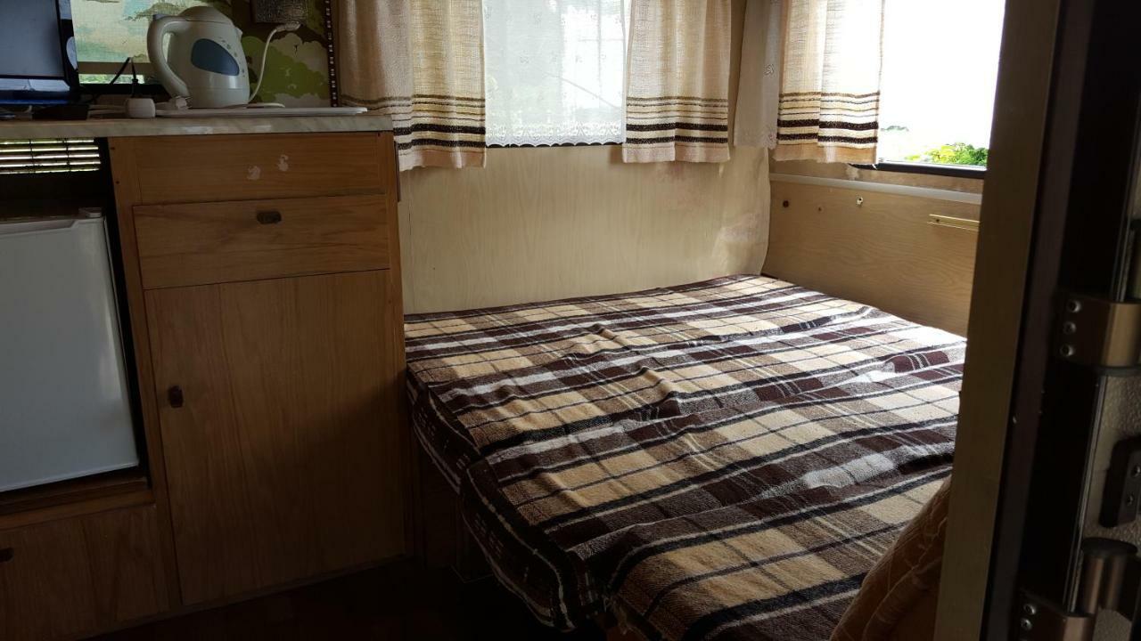 "U Izy" Pokoje Goscinne I Przyczepy Campingowe Мельно Экстерьер фото