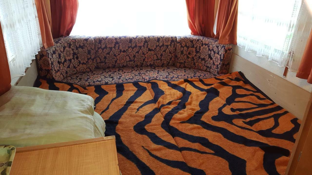 "U Izy" Pokoje Goscinne I Przyczepy Campingowe Мельно Экстерьер фото